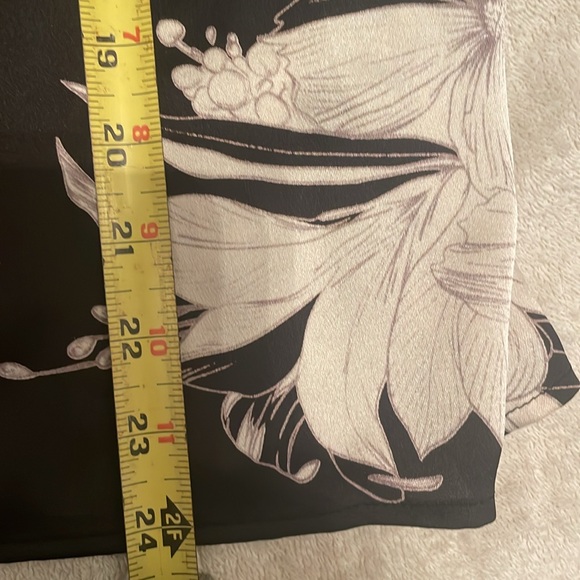 Tasi New York blouse - Picture 9 of 9